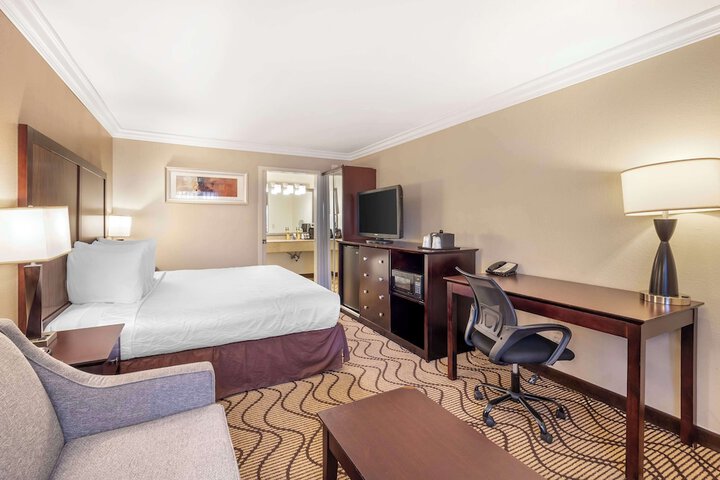 Room 56 of 79
