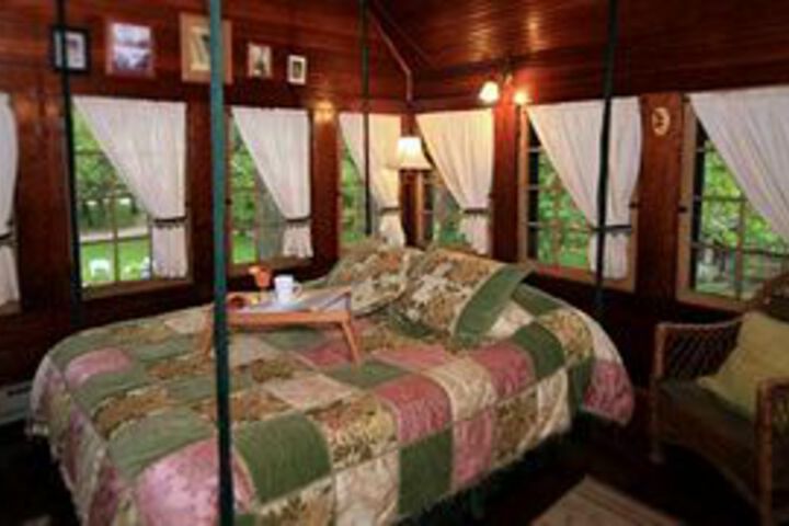 Spicer Castle Inn & Restaurant