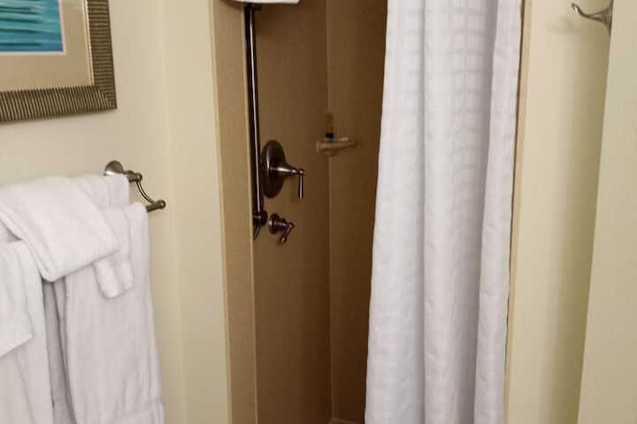 Room 18 of 64