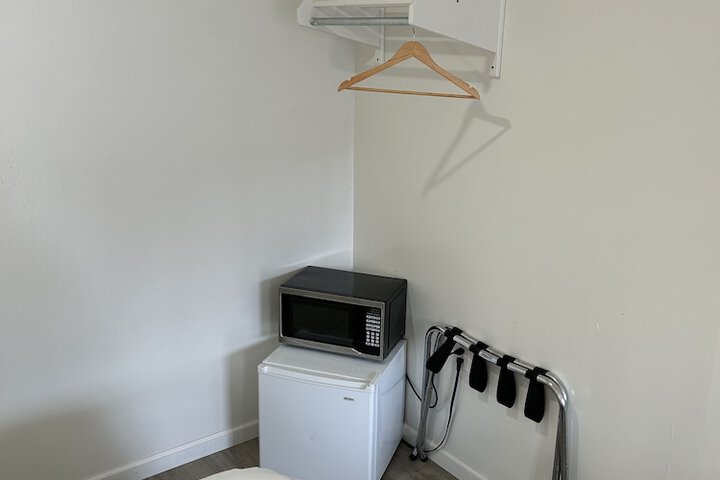 Room 5 of 7