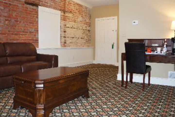 Publick House Restaurant and Country Inn
