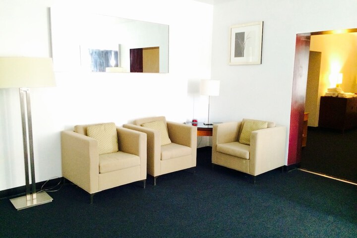 Room 11 of 24
