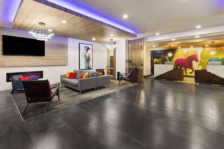 Hotel Interior 11 of 45