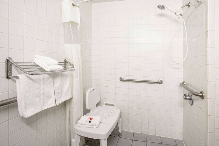 Room 21 of 54