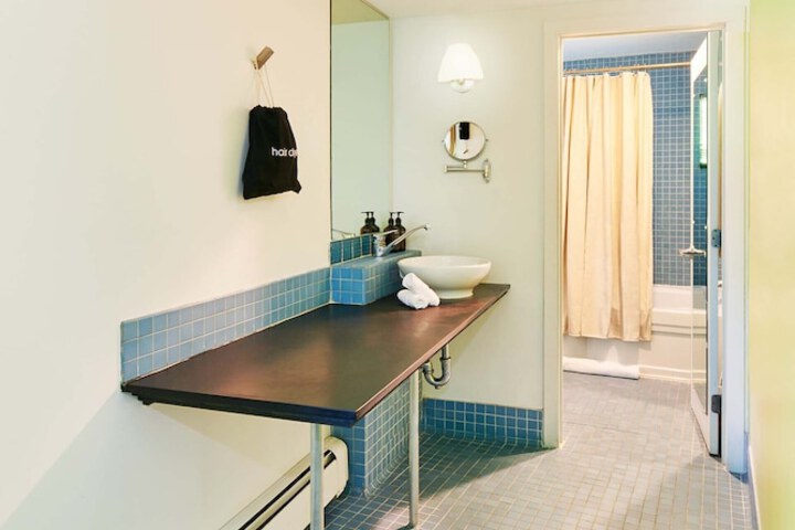 Room 44 of 63