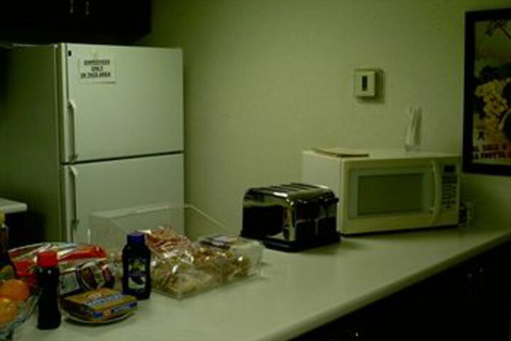 Campton Parkway Inn