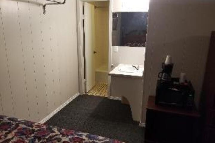Budget Inn