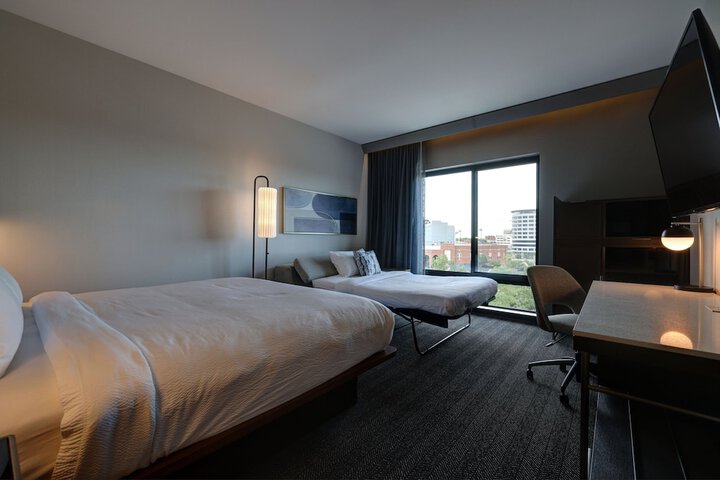Room 19 of 68