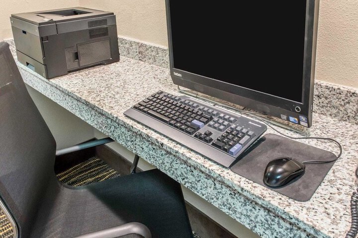 Business Center 37 of 40
