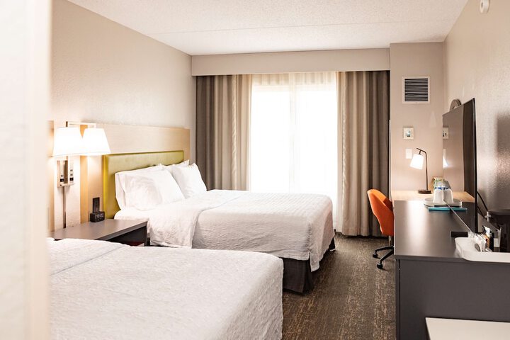 Hampton Inn & Suites Newark Airport Elizabeth