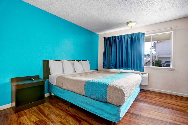 Motel 6 Fort Bragg CA