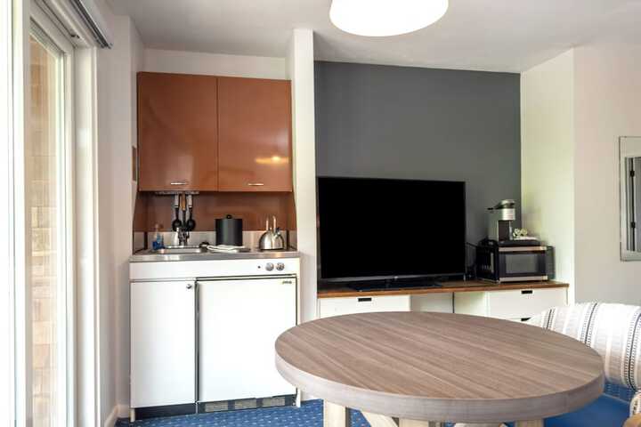 Aspinquid Resort