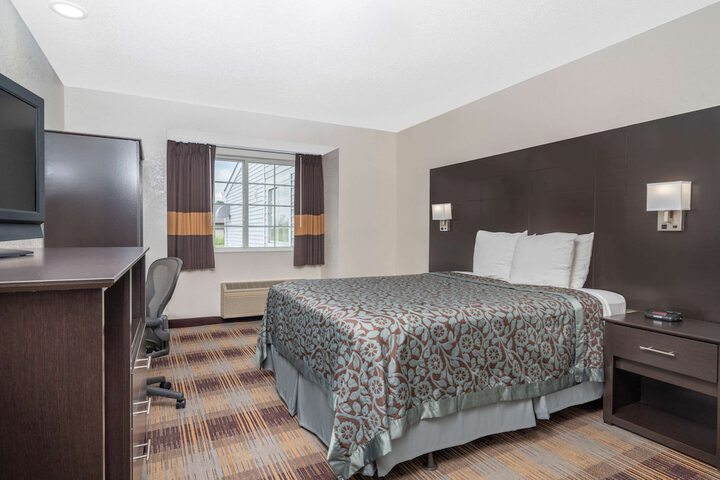 Room 11 of 20
