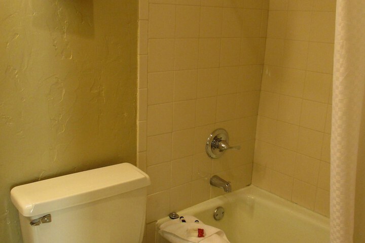 Room 34 of 46
