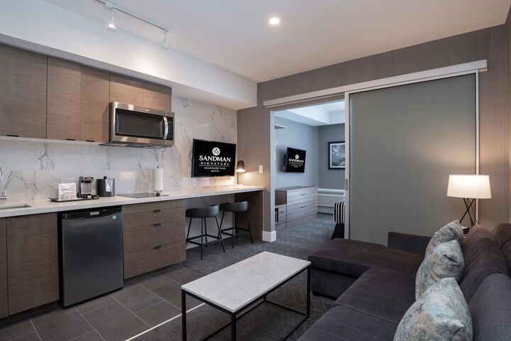 Sandman Signature Sherwood Park Hotel