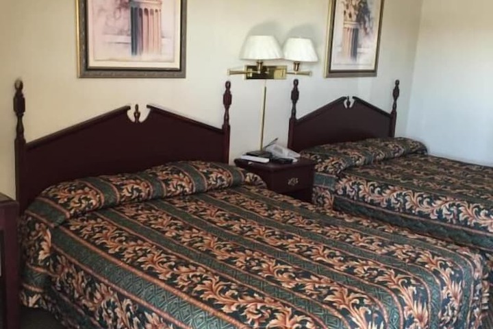 Room 4 of 6