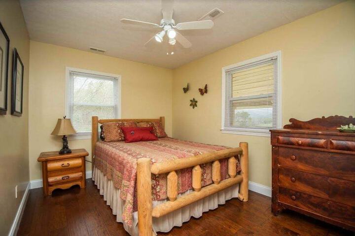 Room 12 of 36