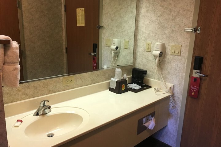 Room 12 of 21