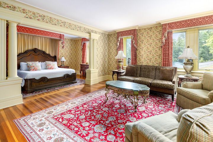Room 93 of 123