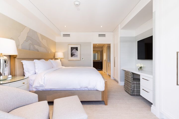 Room 42 of 110