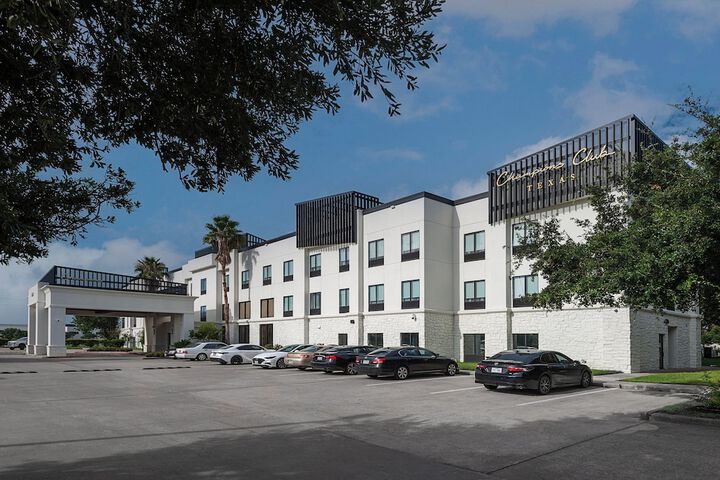 Hotel 4 of 91