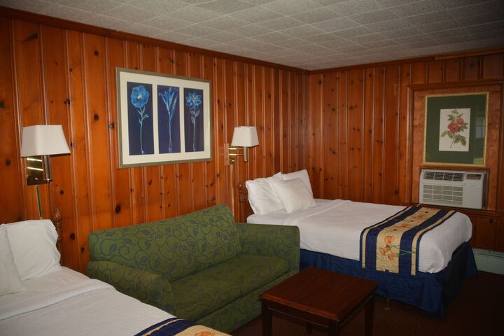 Room 17 of 59