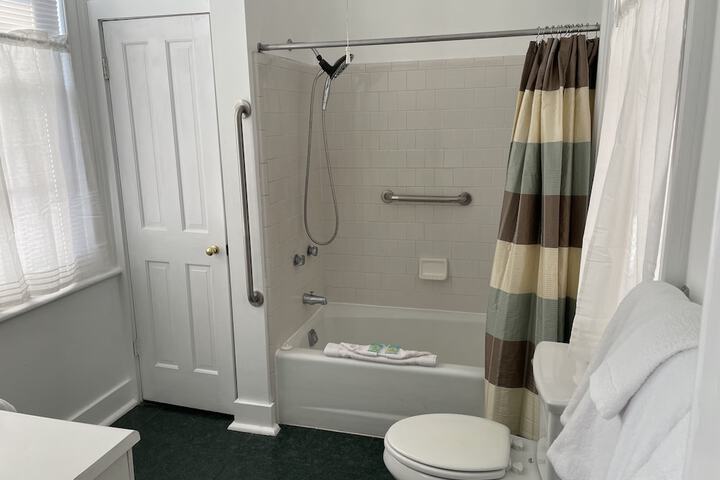 Room 108 of 170