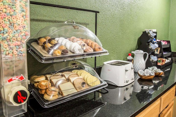 Breakfast/Coffee Service 40 of 42