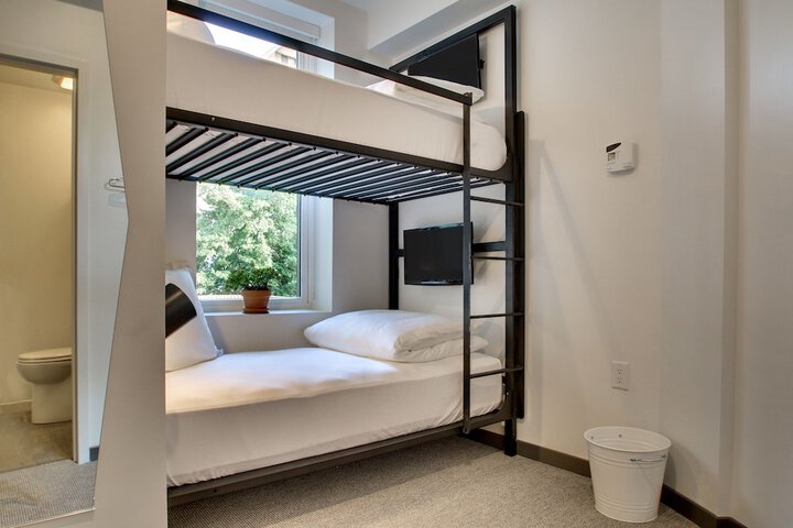 Room 22 of 111