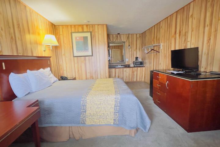 Room 15 of 25