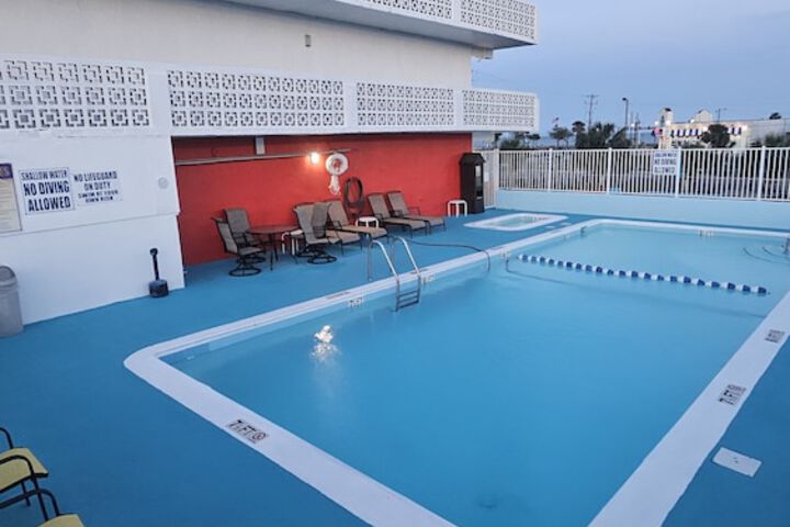 Pool 9 of 30