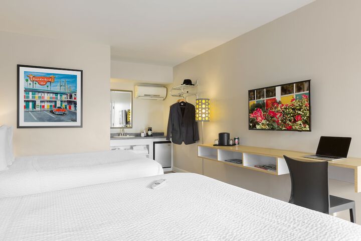 Room 28 of 39