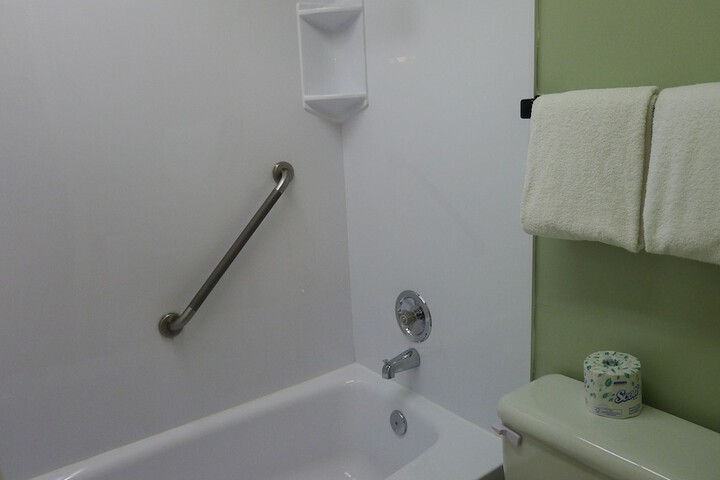 Room 16 of 40