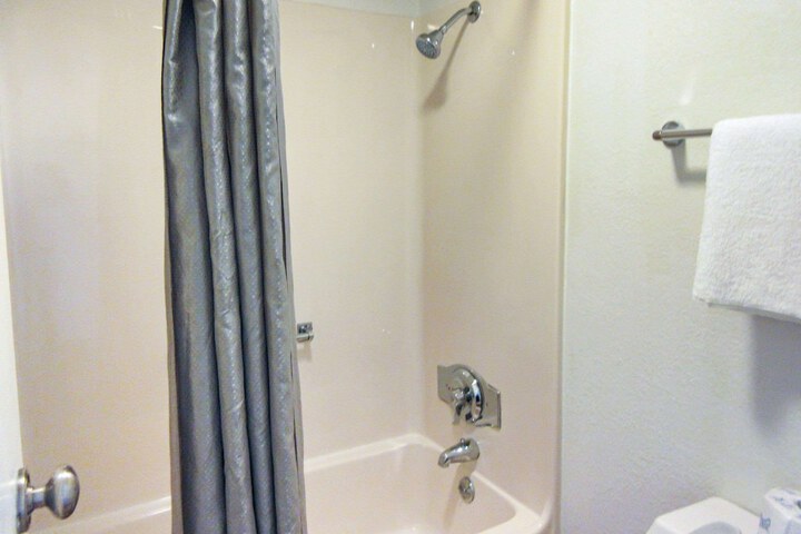 Room 11 of 24