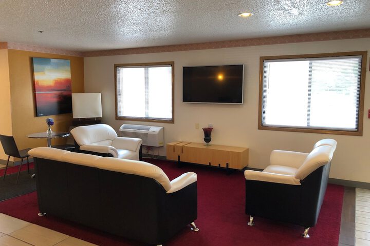Super 8 by Wyndham Front Royal Near Shenandoah National Park