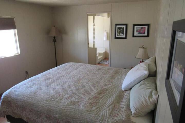 Room 32 of 60