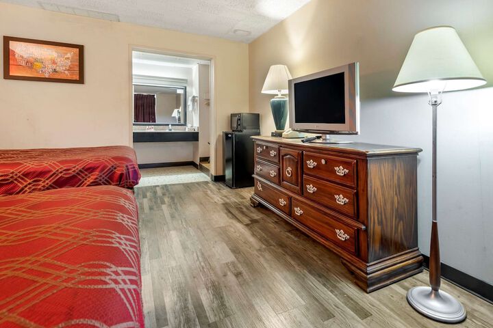 Room 9 of 23