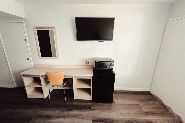 Room 12 of 17