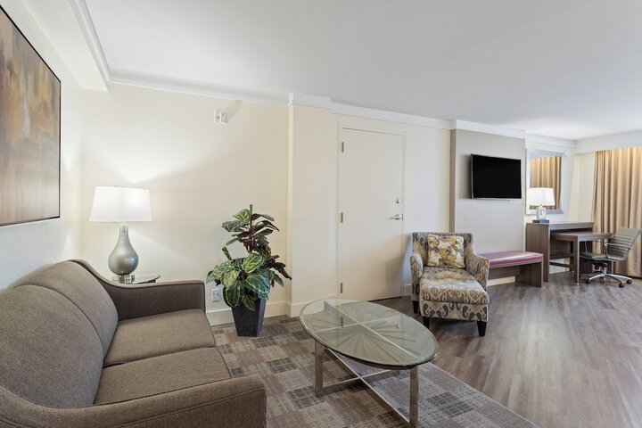 Crowne Plaza Executive Center Baton Rouge by IHG