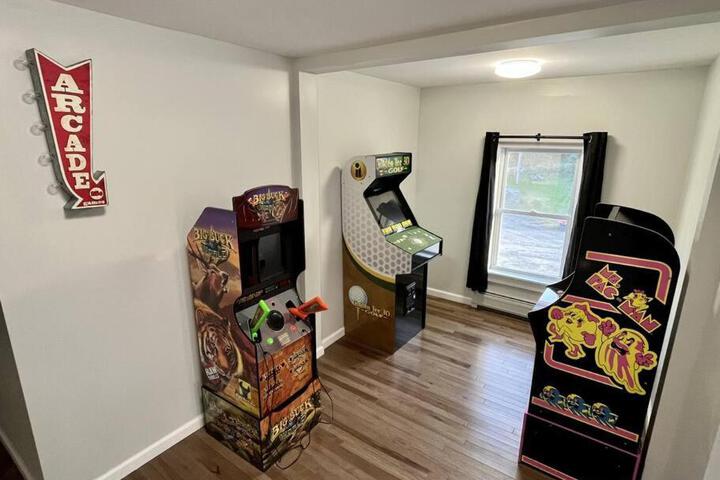 5 Bed 3 bath Apt Near Jiminy Peak Berkshires