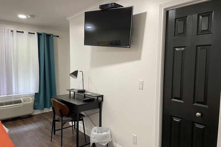Room 52 of 103