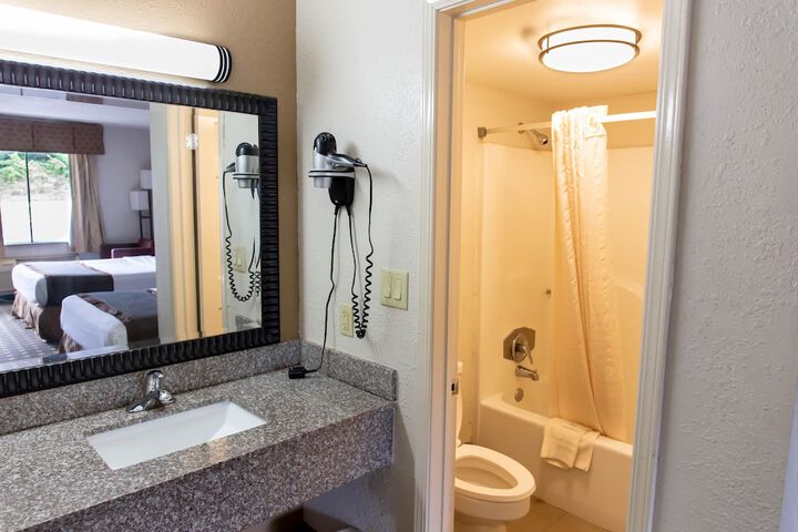 Room 4 of 11