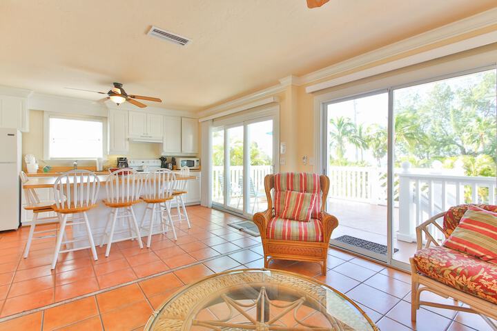 Tortuga Inn Beach Resort