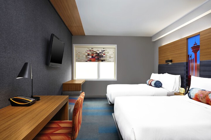 Room 8 of 18