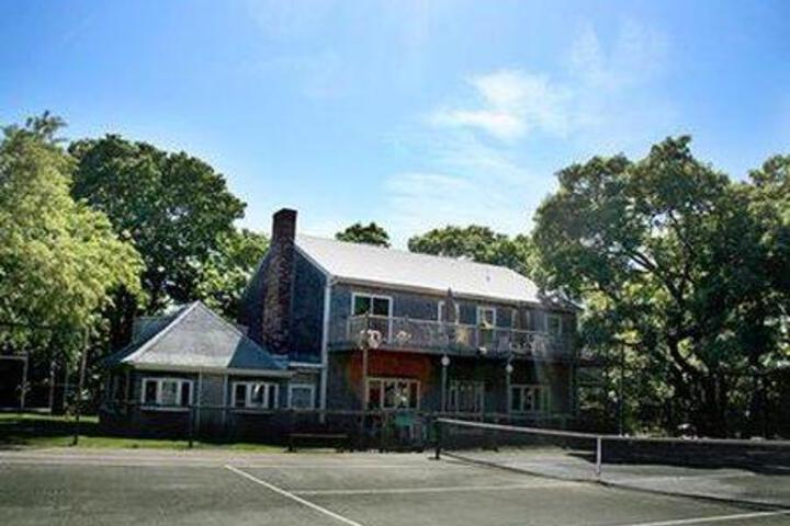 Marthas Vineyard Resort