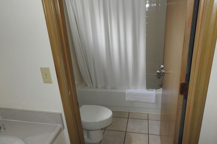 Room 17 of 46