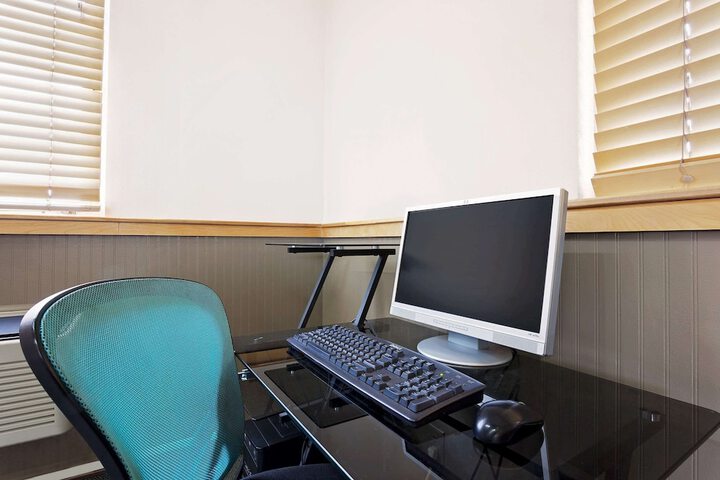 Business Center 29 of 29