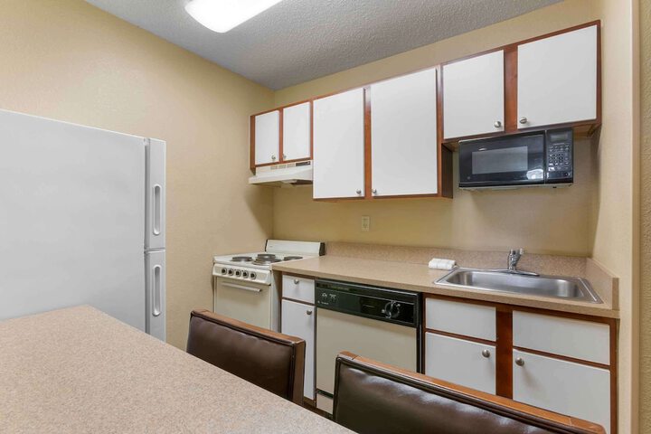 Extended Stay America Suites Toledo Maumee