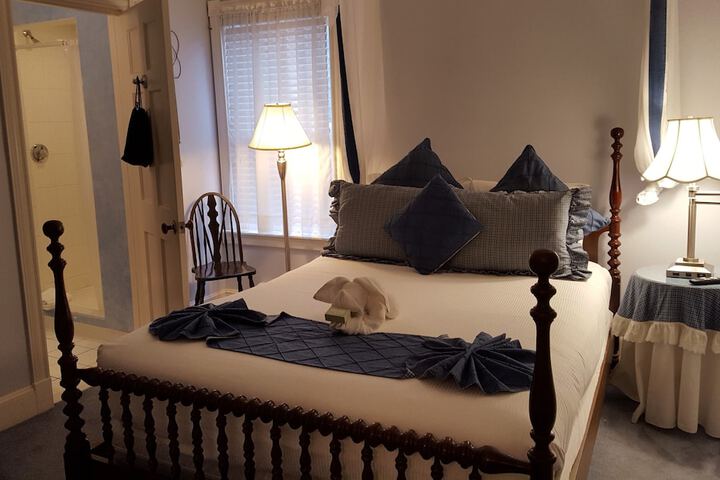 Room 10 of 13
