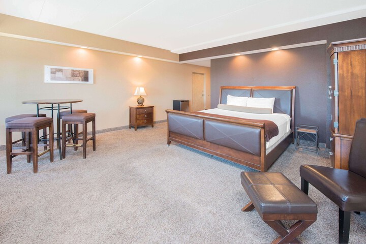 Microtel Inn & Suites by Wyndham Quincy Downtown / River Area